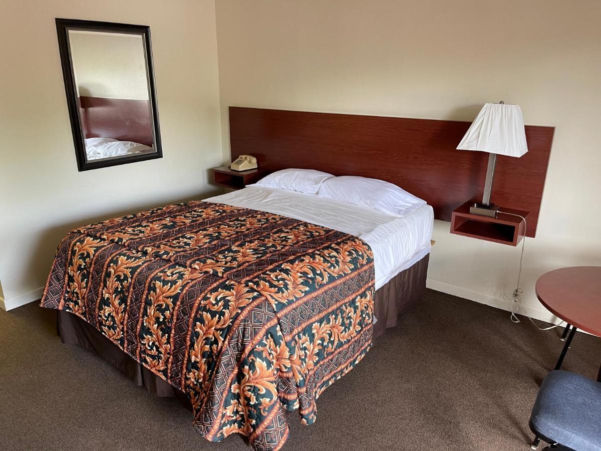 Vibe Inn - Whirlpools Suites - Lyons エクステリア 写真