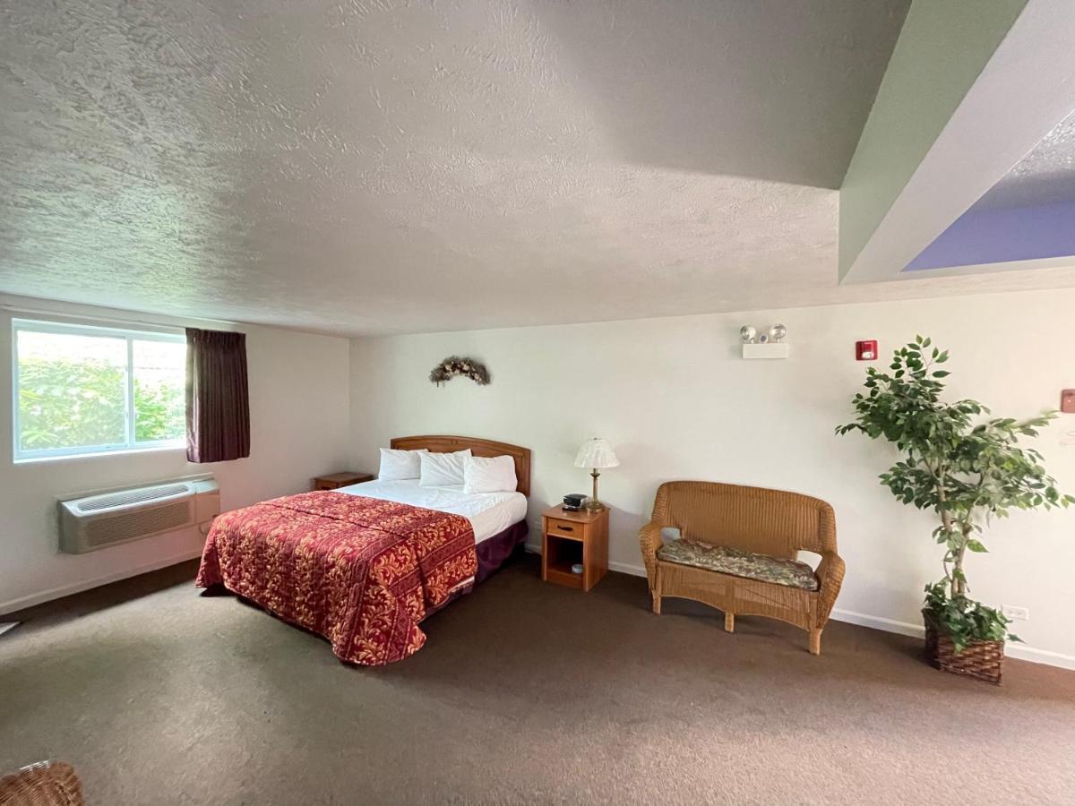 Vibe Inn - Whirlpools Suites - Lyons エクステリア 写真